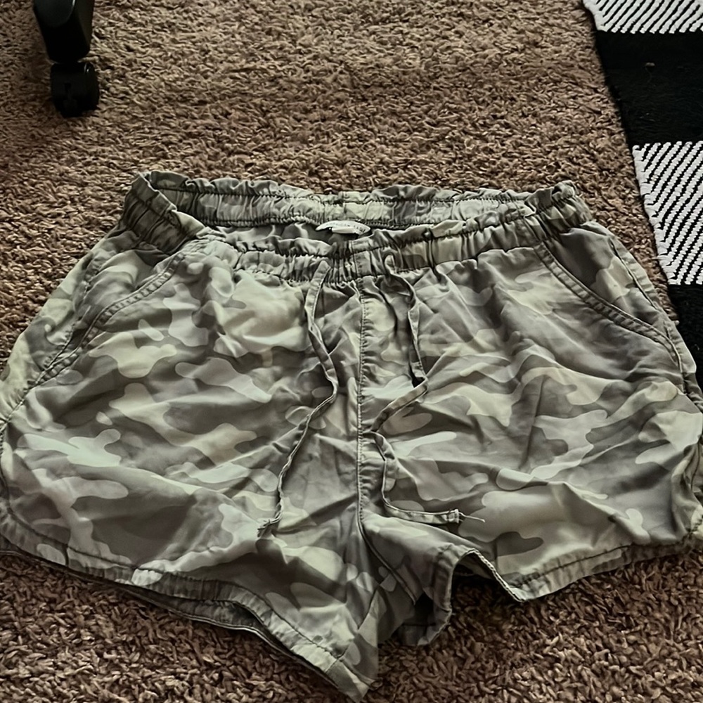 American Eagle Outfitters Camouflage Shorts